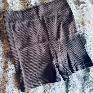 SKIMS Ribbed Seamless Shapewear Shorts — Large — Mid Thigh Brown Sculpt Lounge